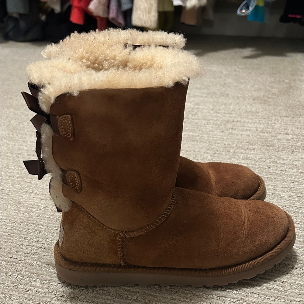 UGG Bailey Bow - image 4